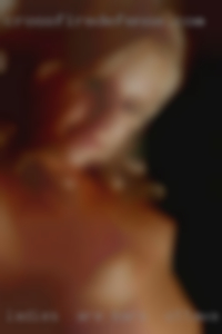 Ladies  are welcome bars in Ottawa let's be friends.